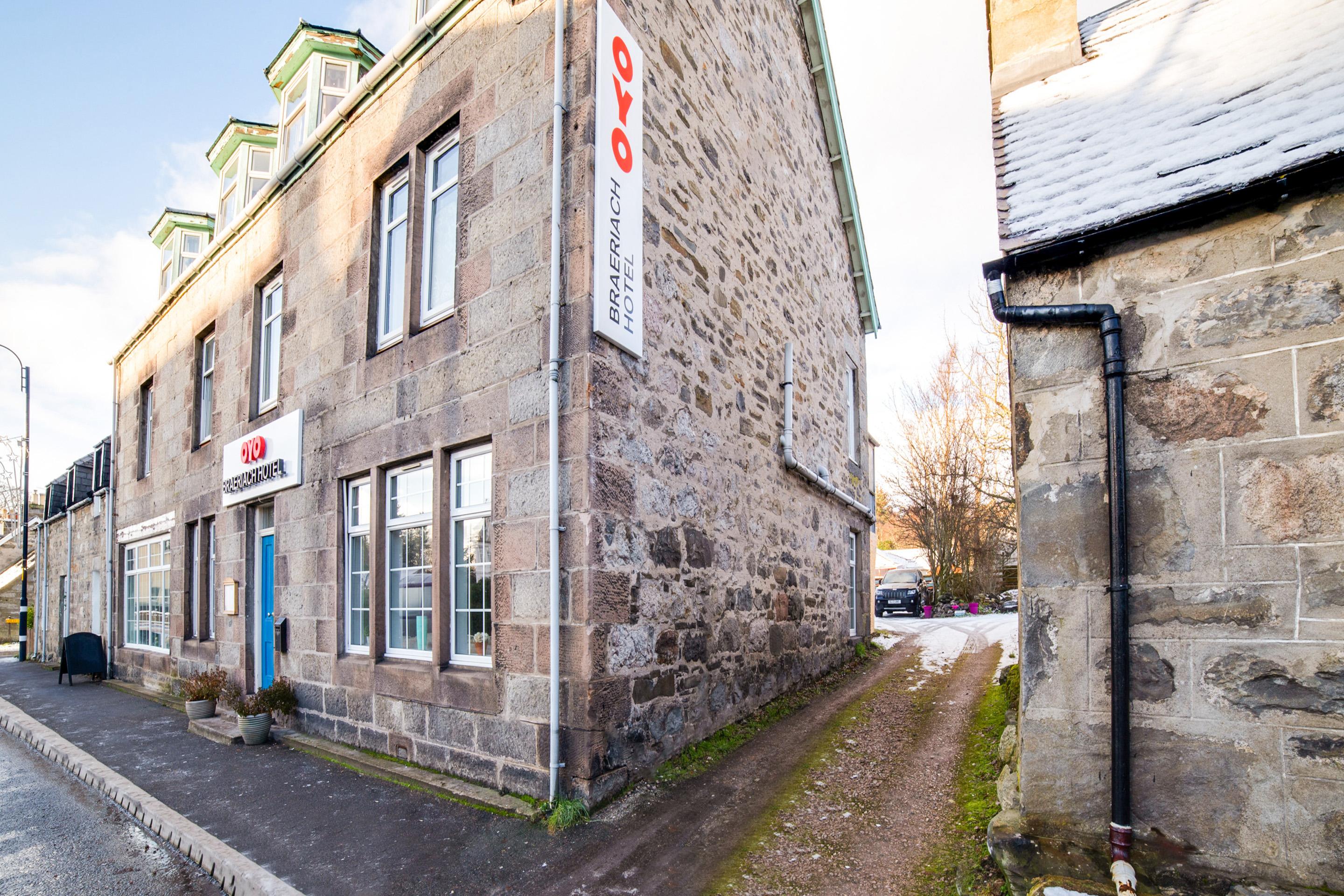 Oyo Braeriach Hotel, Highlands Scotland Newtonmore Extérieur photo