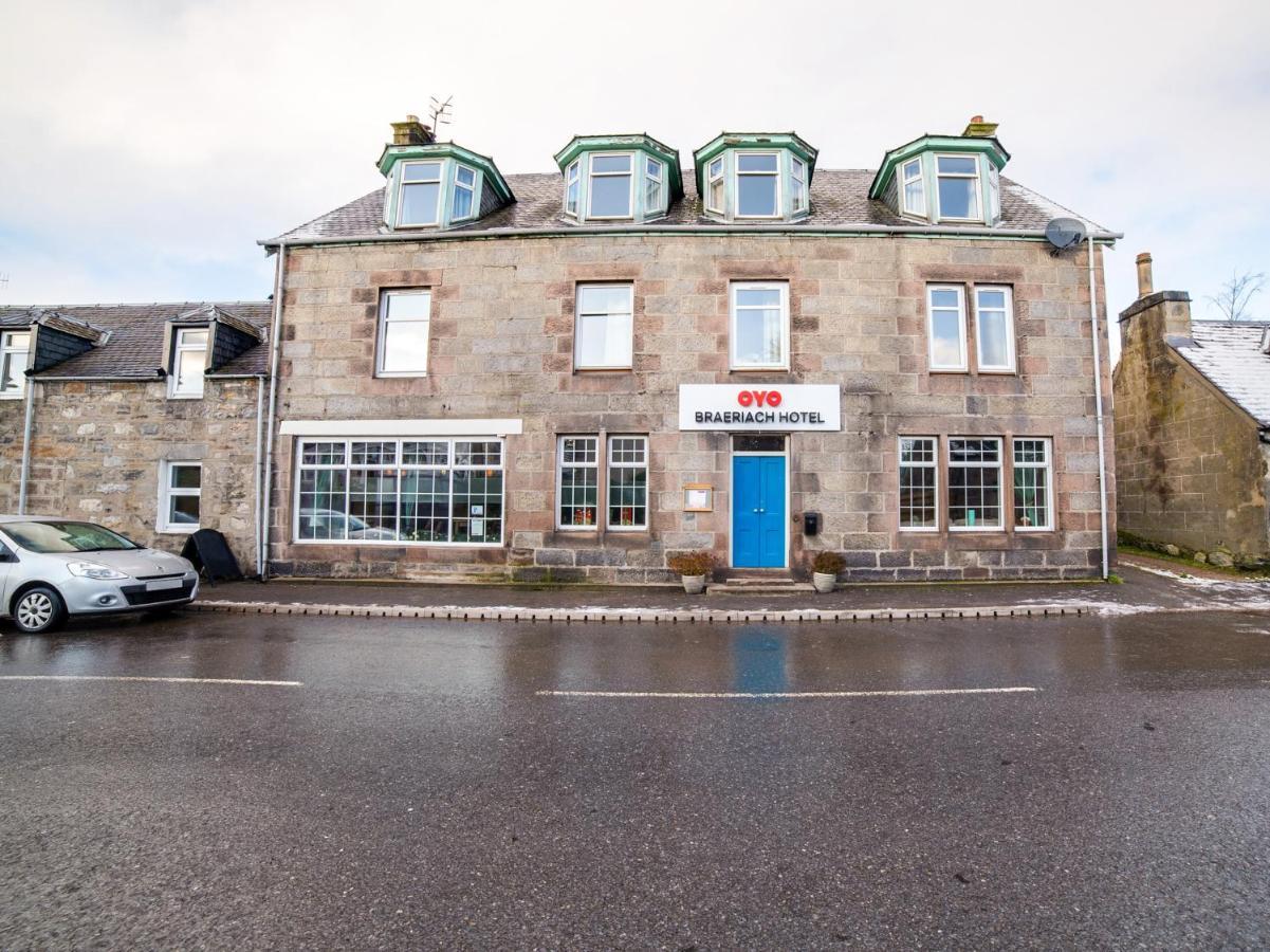 Oyo Braeriach Hotel, Highlands Scotland Newtonmore Extérieur photo